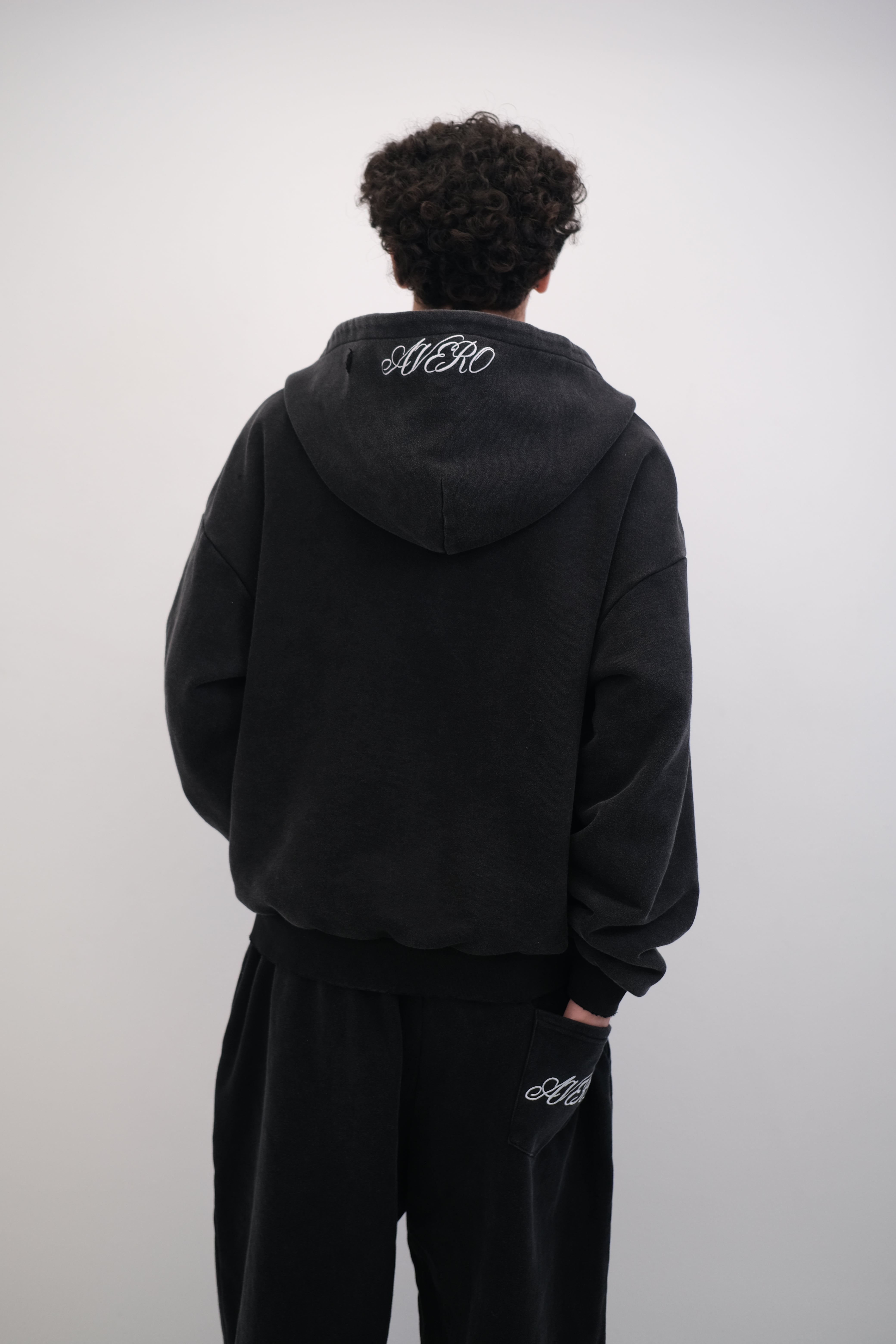 AVERO snow leopard zip